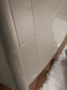 Деревянная тумбочка с ящиками