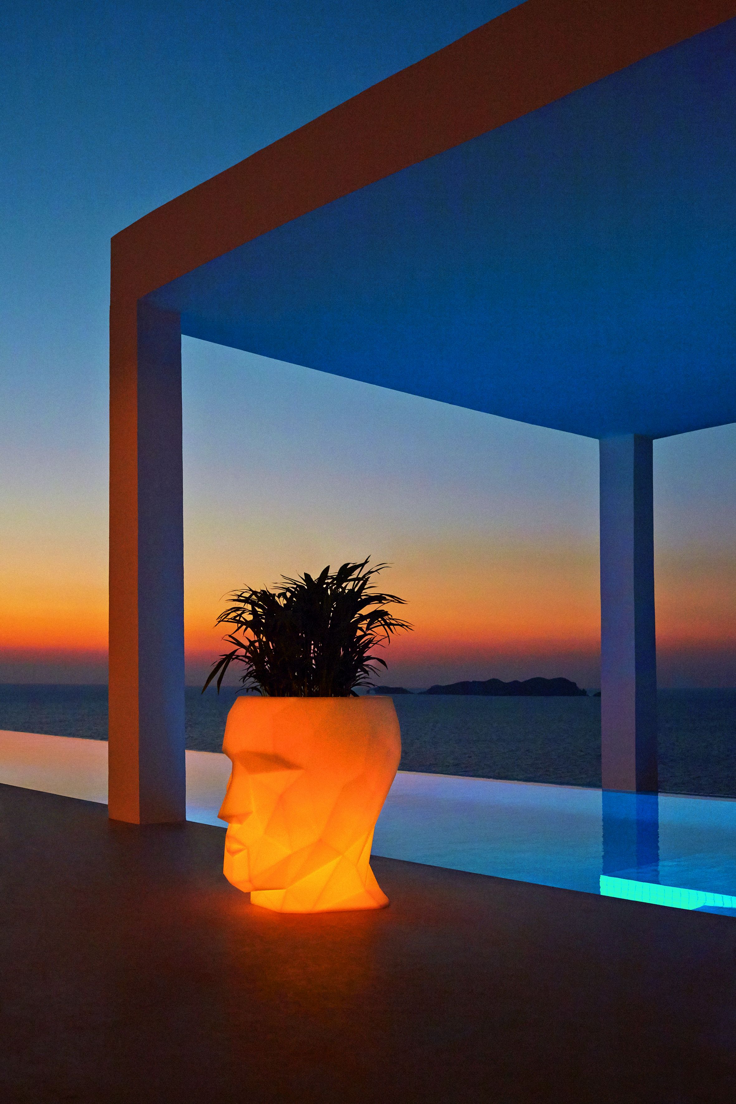 Пластиковый светящийся садовый горшок Vondom Адан ARCH-00117415