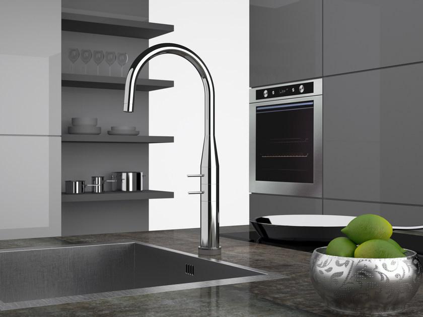 Remer Rubinetterie Смеситель для мойки с поворотным изливом и ручным душем Touch-me Bkt 74 - Вид №1