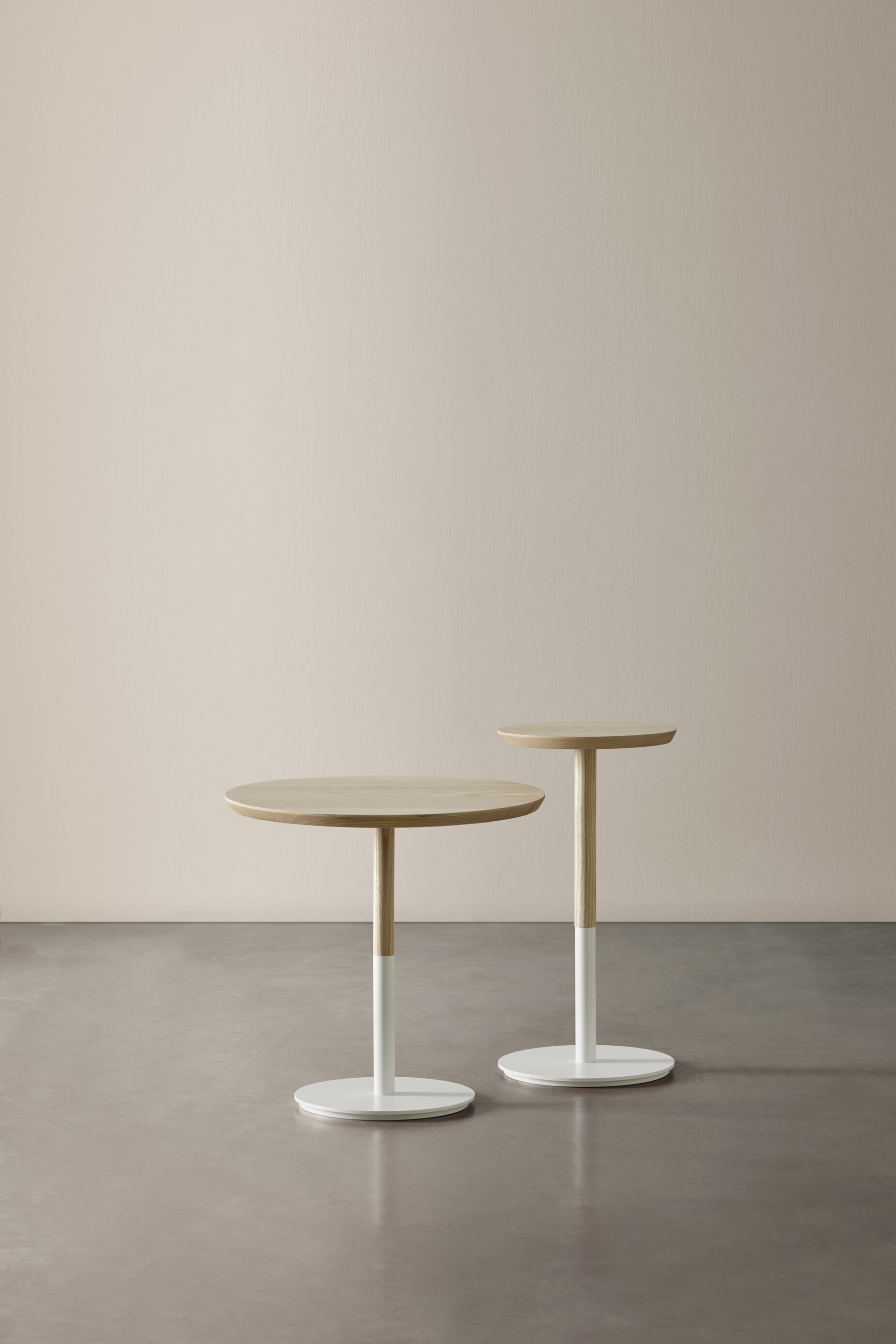 Круглый журнальный столик из ясеня Blasco&Vila Row ARCH-00015446 - Вид №1