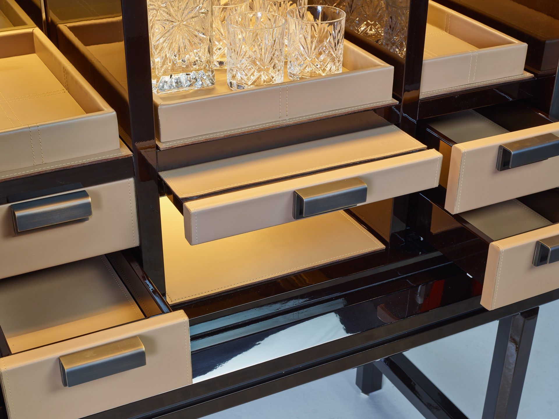 Деревянный и стеклянный барный шкаф со встроенным освещением Sicis Ledoux ARCH-00146935 - Вид №12