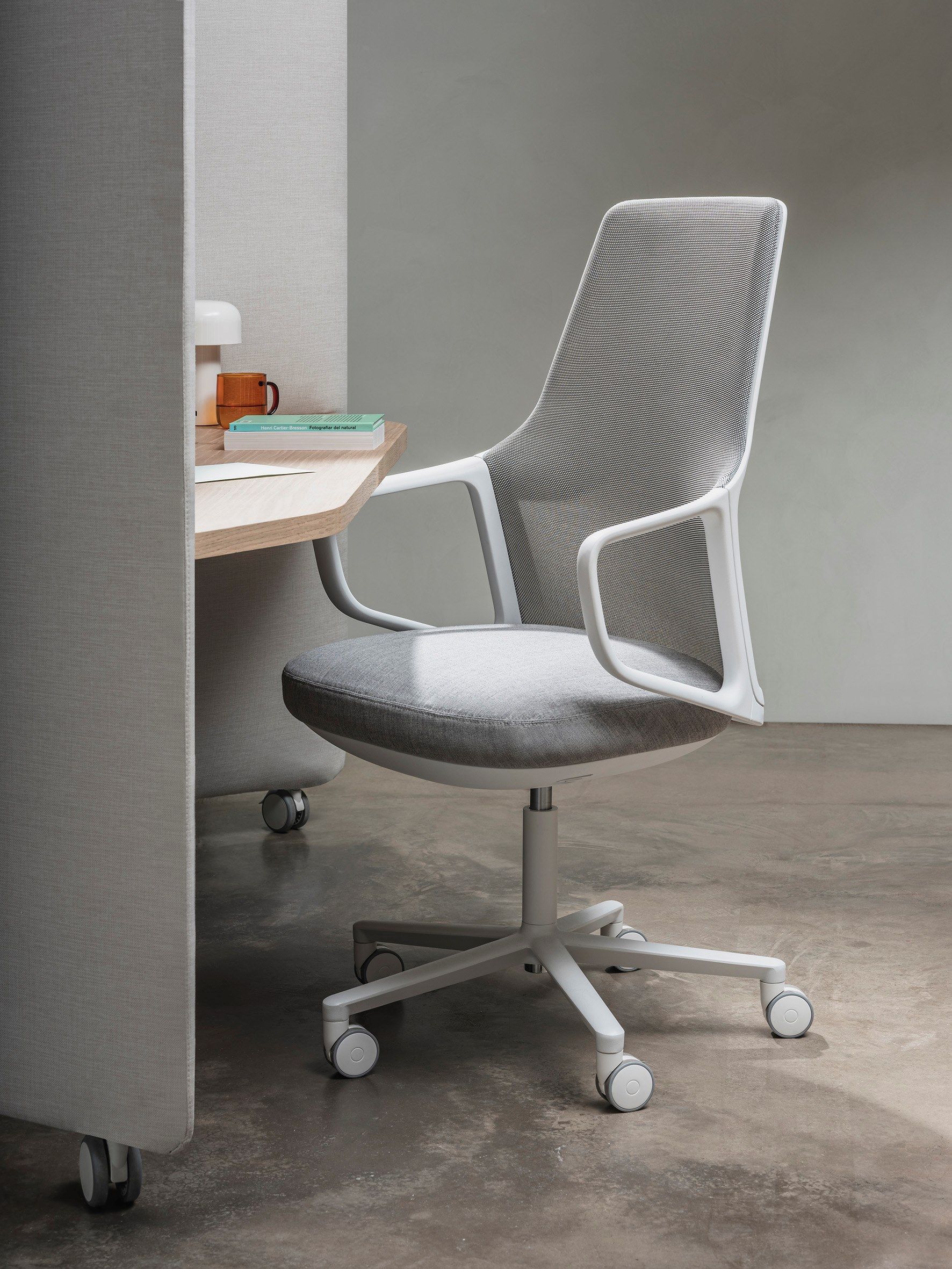 5 спиц ткань операционный офис стул с подголовником Andreu World Calma ARCH-00119212 - Вид №1