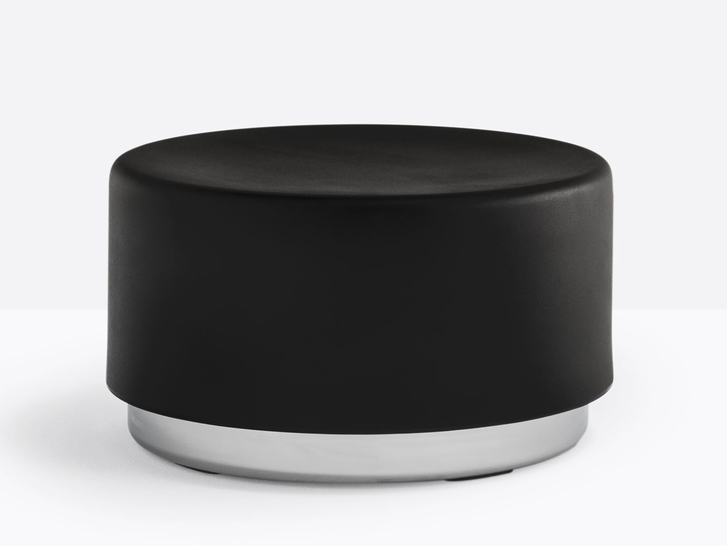 Круглый полиэтиленовый пуф Pedrali Wow ARCH-00146095 - Вид №1