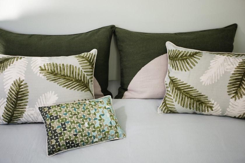 Élitis Прямоугольная подушка из шелка с рисунком sun-id-1395113 - Вид №8