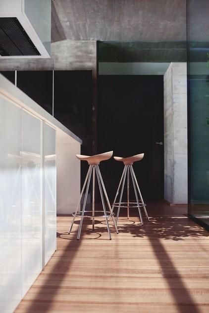 BD Barcelona Design Табурет на козлах из алюминия и дерева с подставкой для ног Jamaica sun-id-1390872 - Вид №4