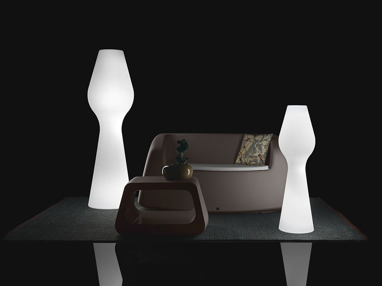 Светодиодный напольный светильник из полиэтилена Lyxo Design STRIPES ARCH-00005833