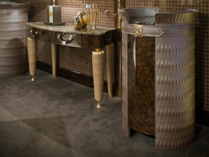 Деревянный пьедестал