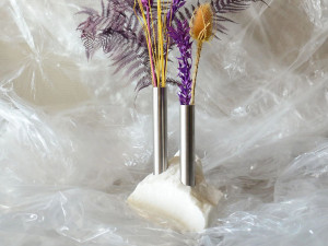 Ваза из оникса и нержавеющей стали