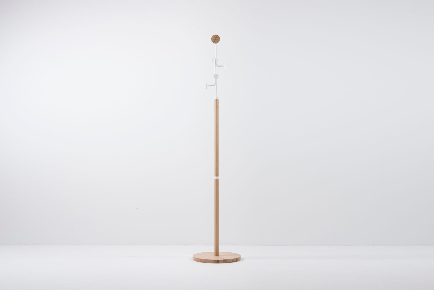 Напольная вешалка из дуба Gazzda крюк ARCH-00087032 - Вид №9