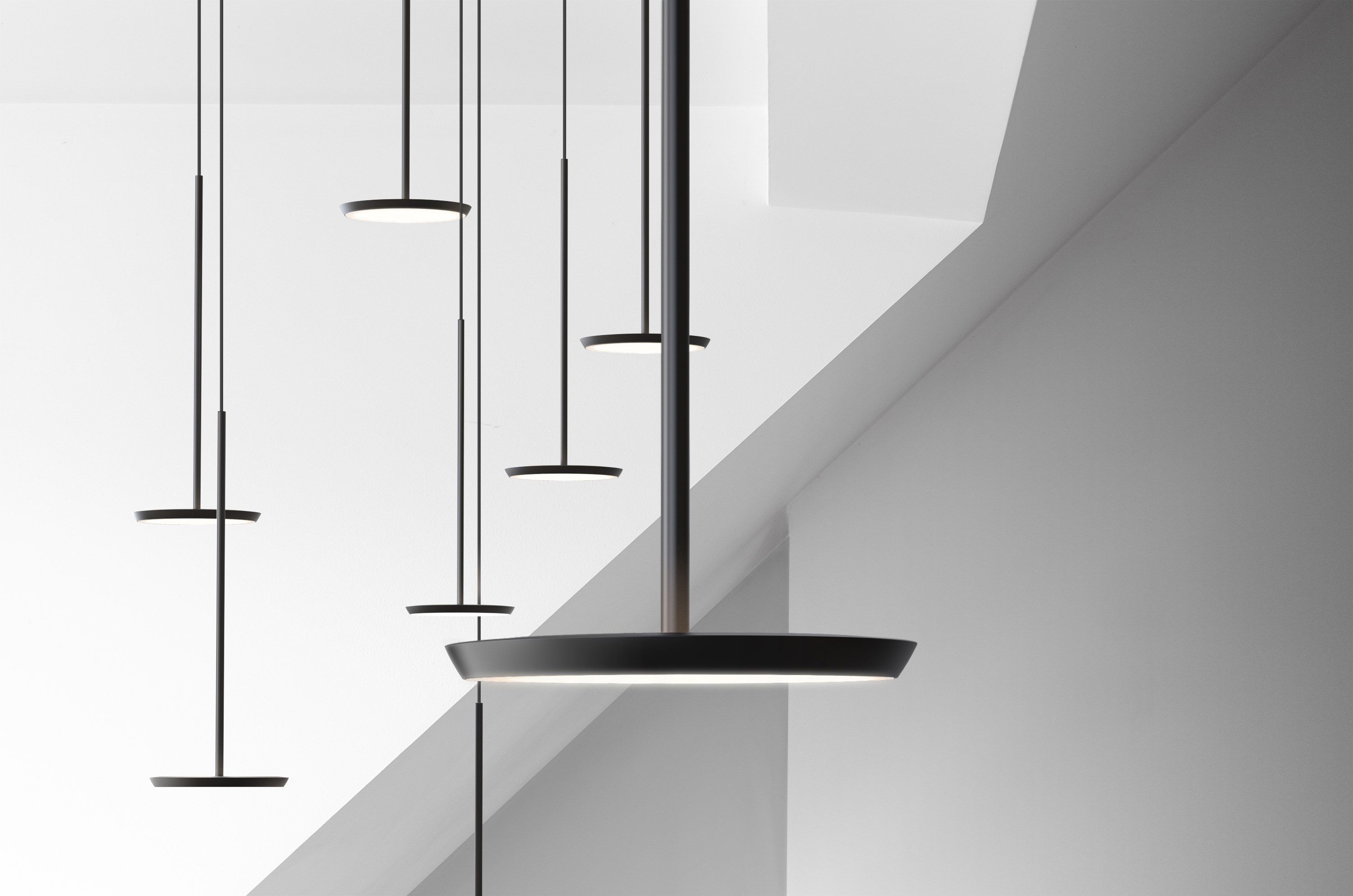 Алюминиевый светодиодный подвесной светильник Pablo Designs Sky ARCH-00115382 - Вид №1