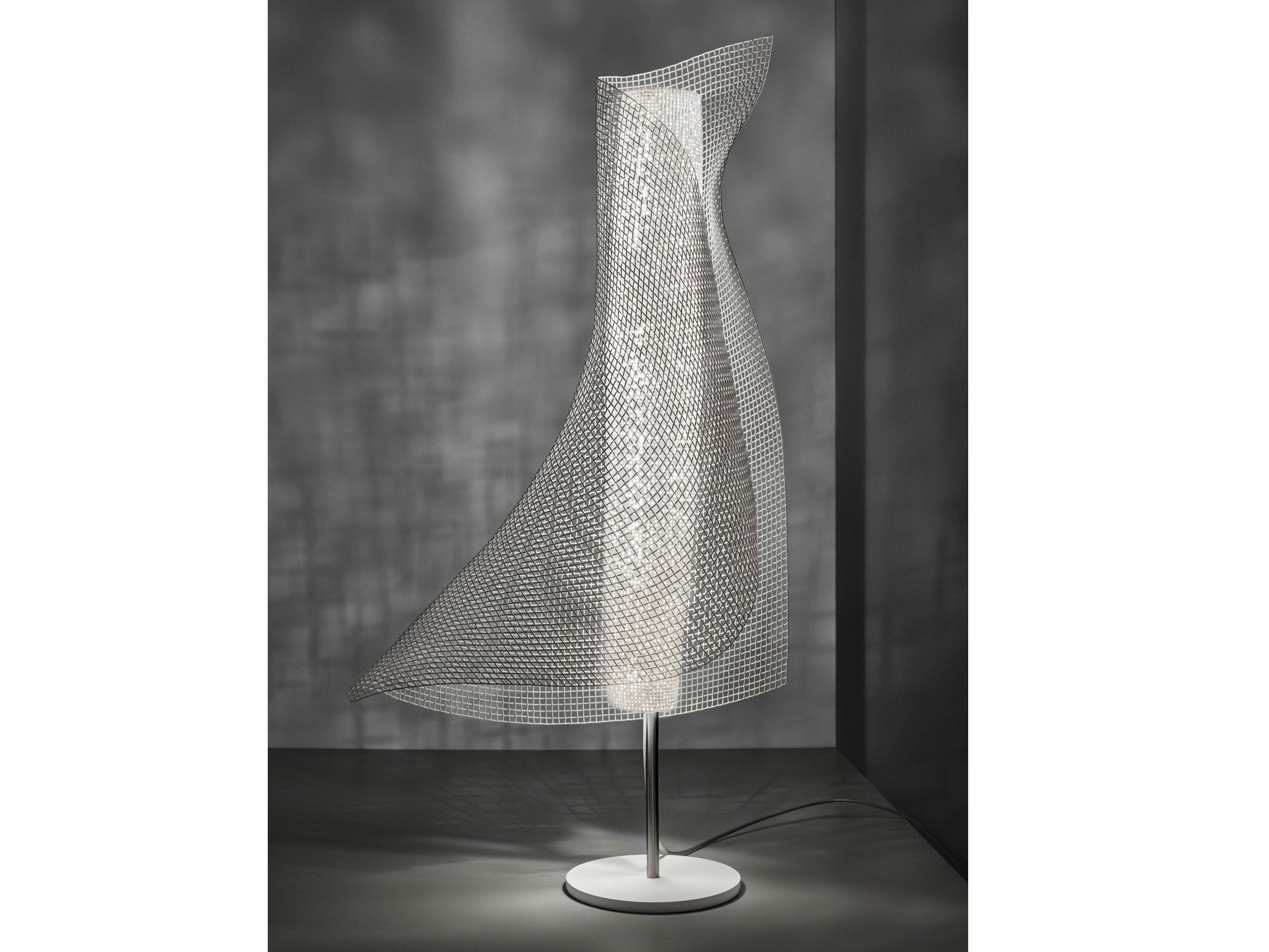 Светодиодная настольная лампа из нержавеющей стали A-Emotional Light Clara ARCH-00119264 - Вид №1