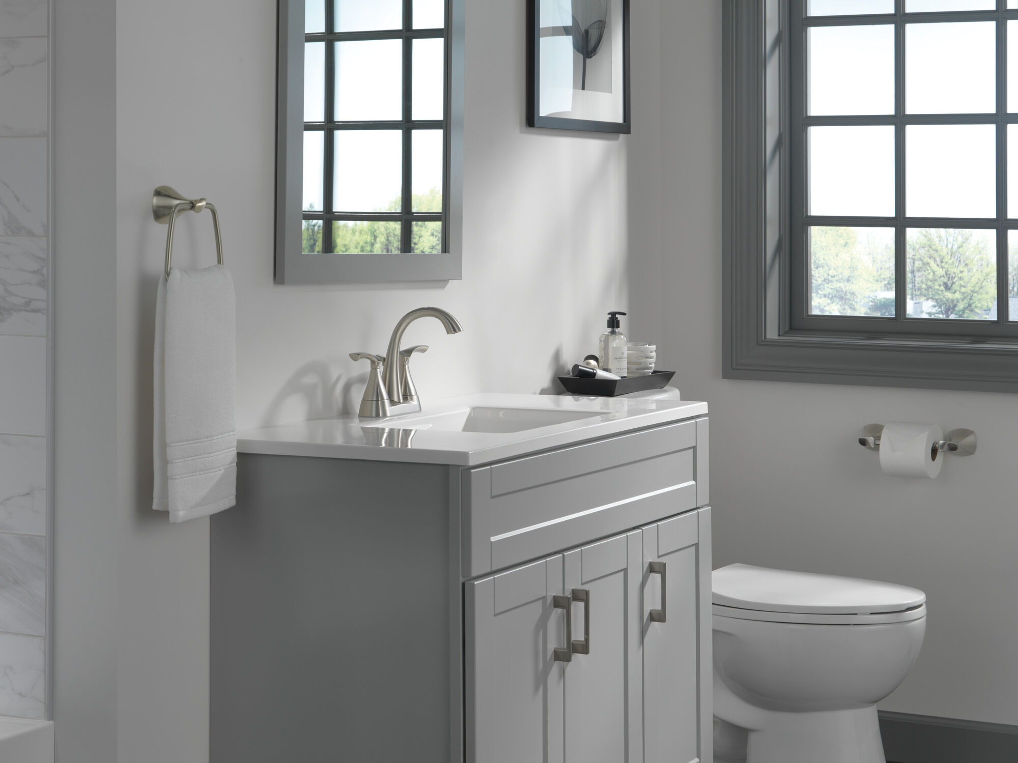 25748LF-SP Смеситель для унитаза с двумя ручками Delta Faucet Sandover Матовый никель Spotshield  - Вид №4