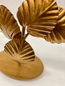 Металлическая настольная лампа