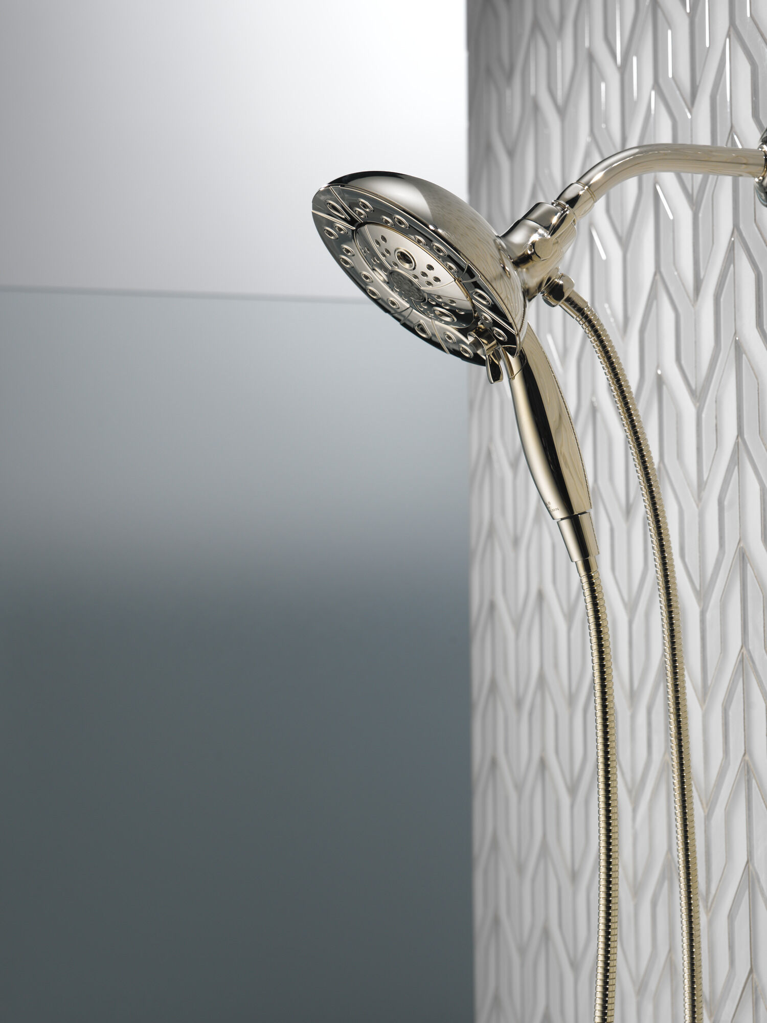 58480-PN25-PK H2Okinetic® In2ition® Душ два в одном с 5 настройками Delta Faucet Universal Showering Полированный никель  - Вид №11