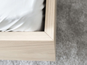 Двуспальная кровать со встроенными тумбочками