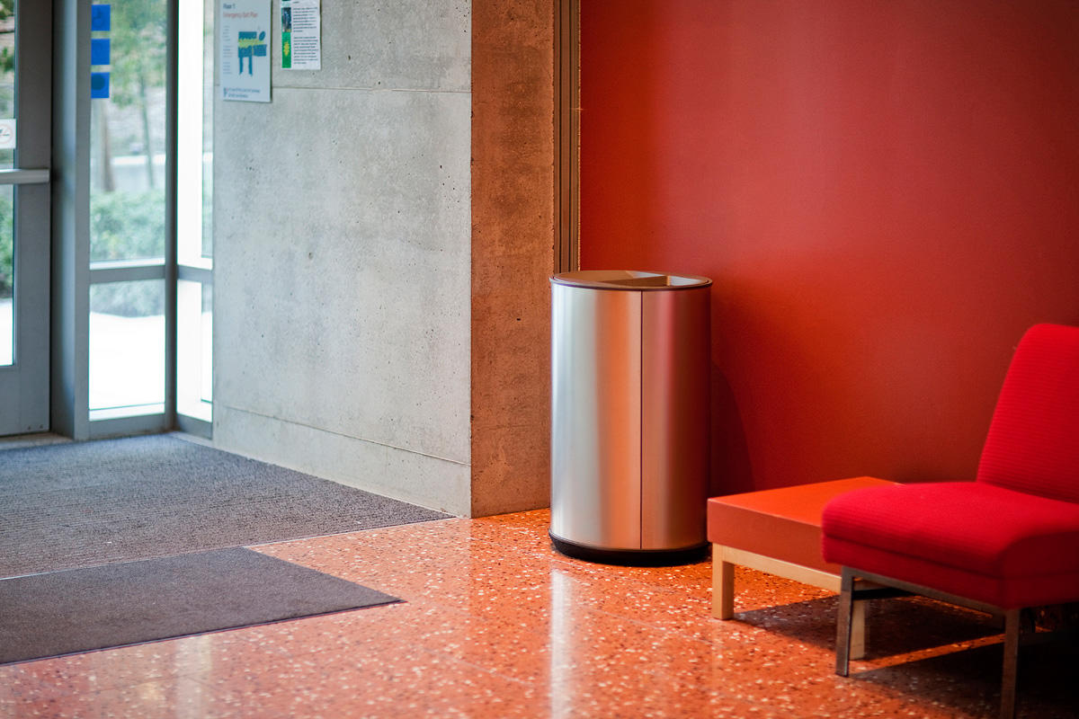 FSRT181 Орбитальный мусор и контейнер для вторичной переработки  Forms-surfaces  - Вид №1