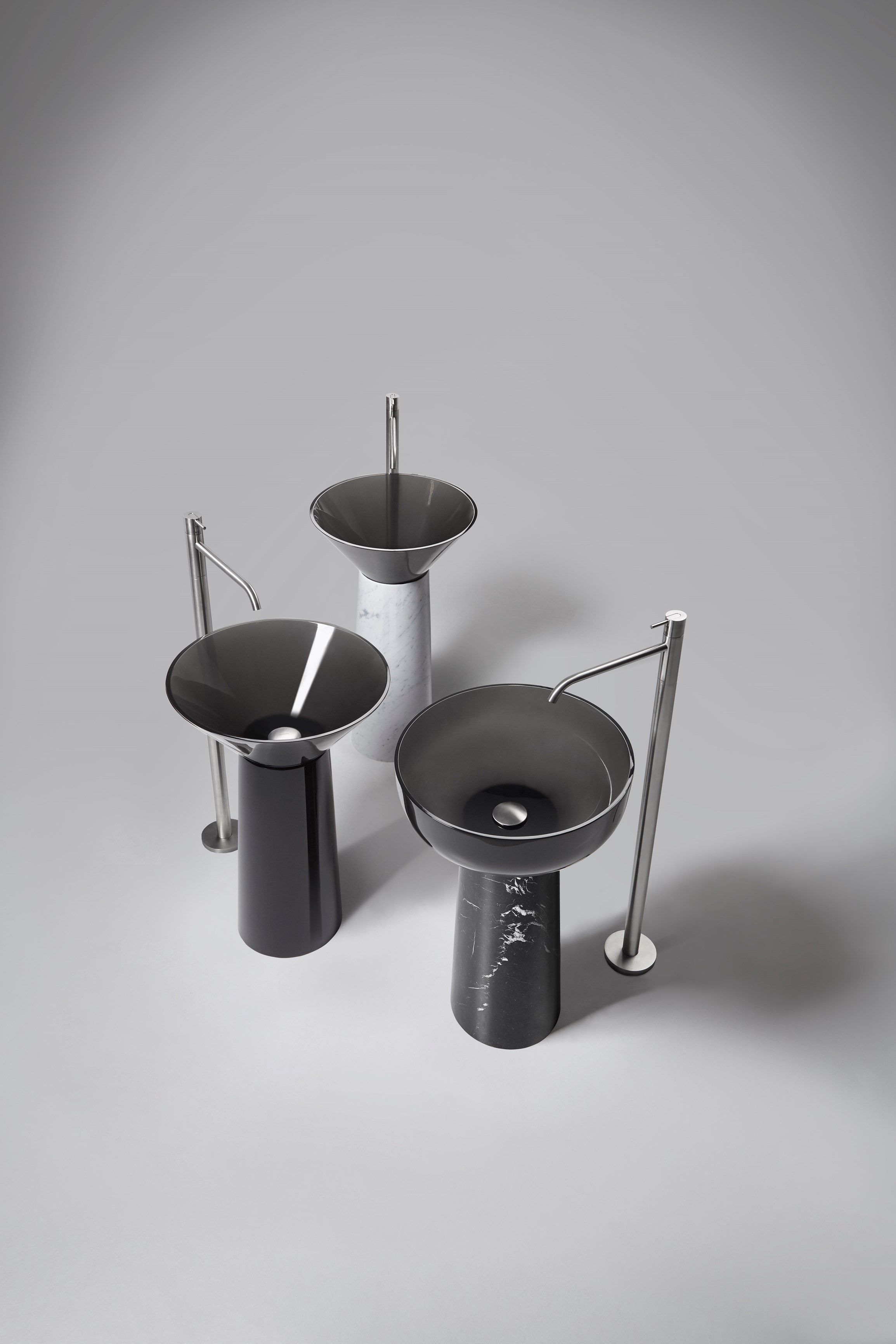 Круглый отдельно стоящий умывальник из черного мрамора Marquina Antoniolupi ALBUME11 + ALBUME21 ARCH-00148772 - Вид №13