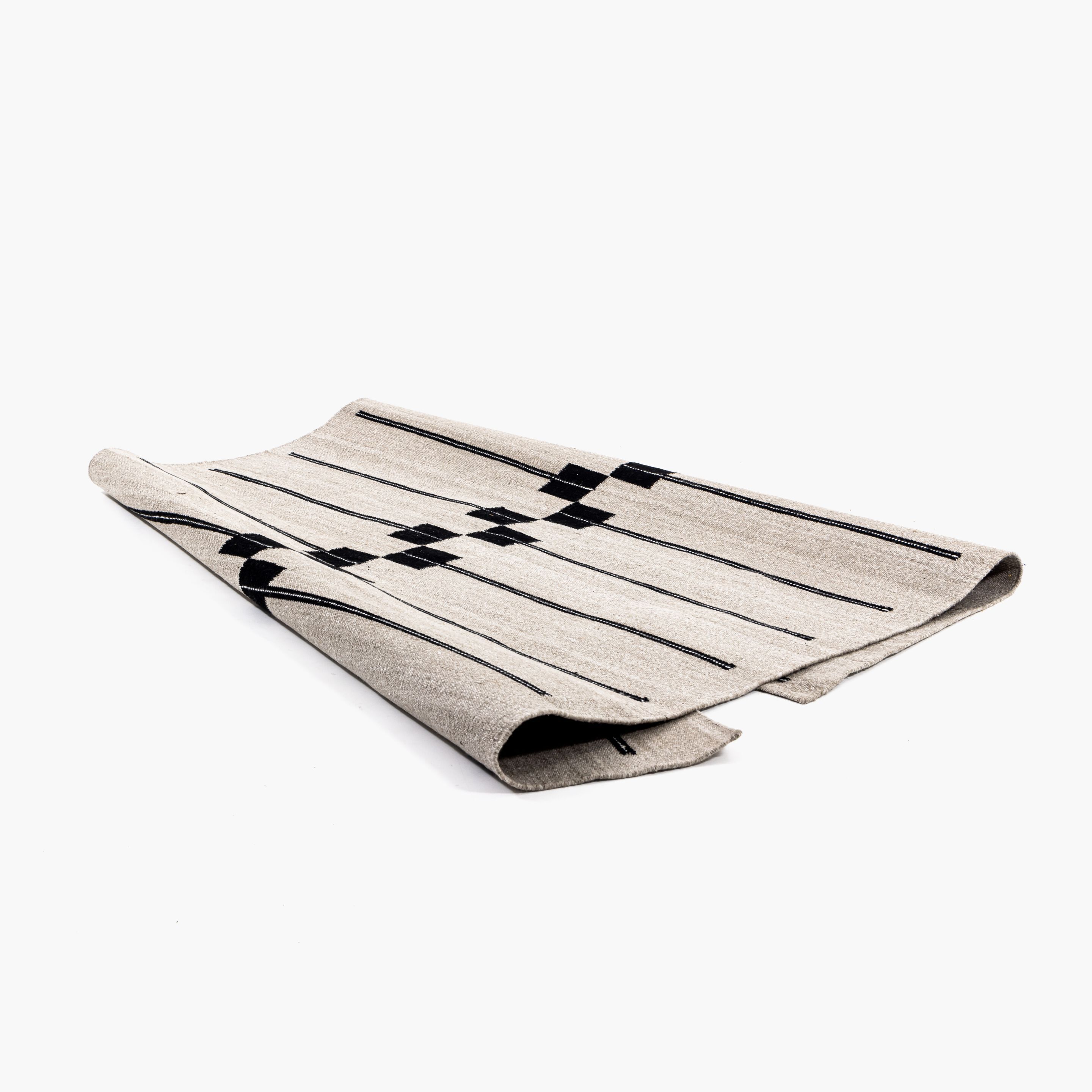 Прямоугольный ковер из переработанного ПЭТ с геометрическим рисунком Case SPINE ARCH-00140083 - Вид №1