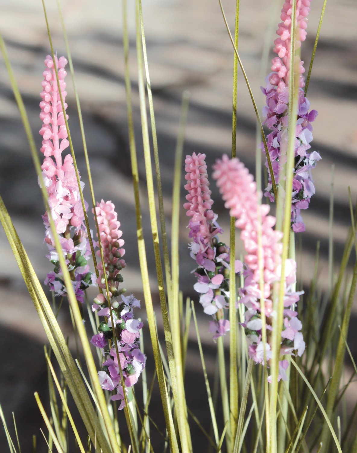 4778 510 a3 Искусственная трава с лавандой, горшечная, 58 см, розовая H-andreas  - Вид №2