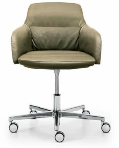 Sinetica Кожаное кресло с 4 спицами для залов ожидания на колесиках Captain