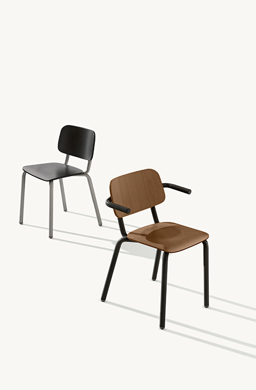 Hull 627 Стул со стальным каркасом на 4 ножках. Сиденье и спинка из бука (тисненая отделка). Et al. Hull