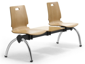 Сиденье на перекладине из фанеры и стали