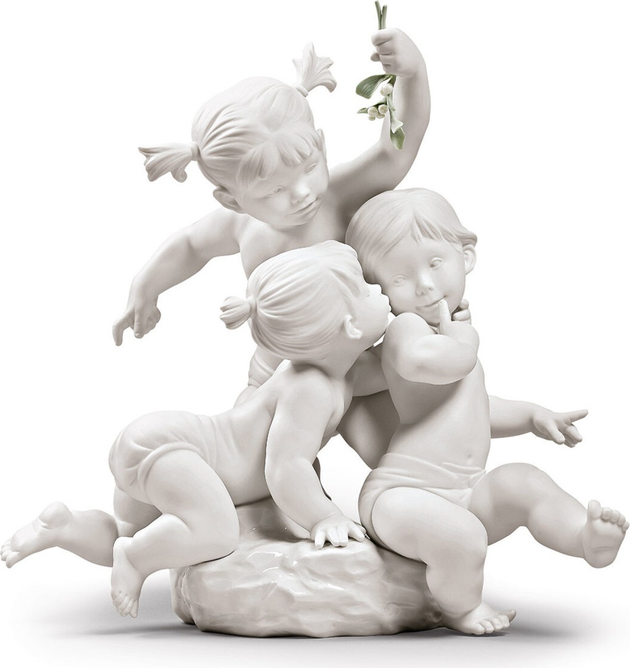 10669124 LLADRO Фигурка Lladro "Поцелуй под омелой" 34х35см Фарфор Lladró 