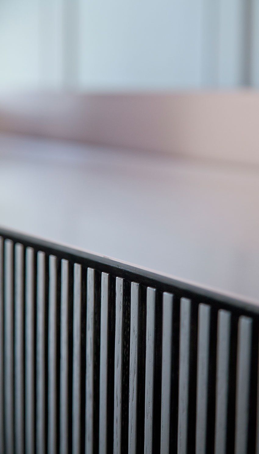 Низкий деревянный шкаф для телевизора с распашными дверцами Punt Stockholm ARCH-00119335 - Вид №7