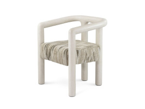 Деревянный стул с подлокотниками