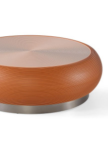 Деревянный круглый низкий журнальный столик