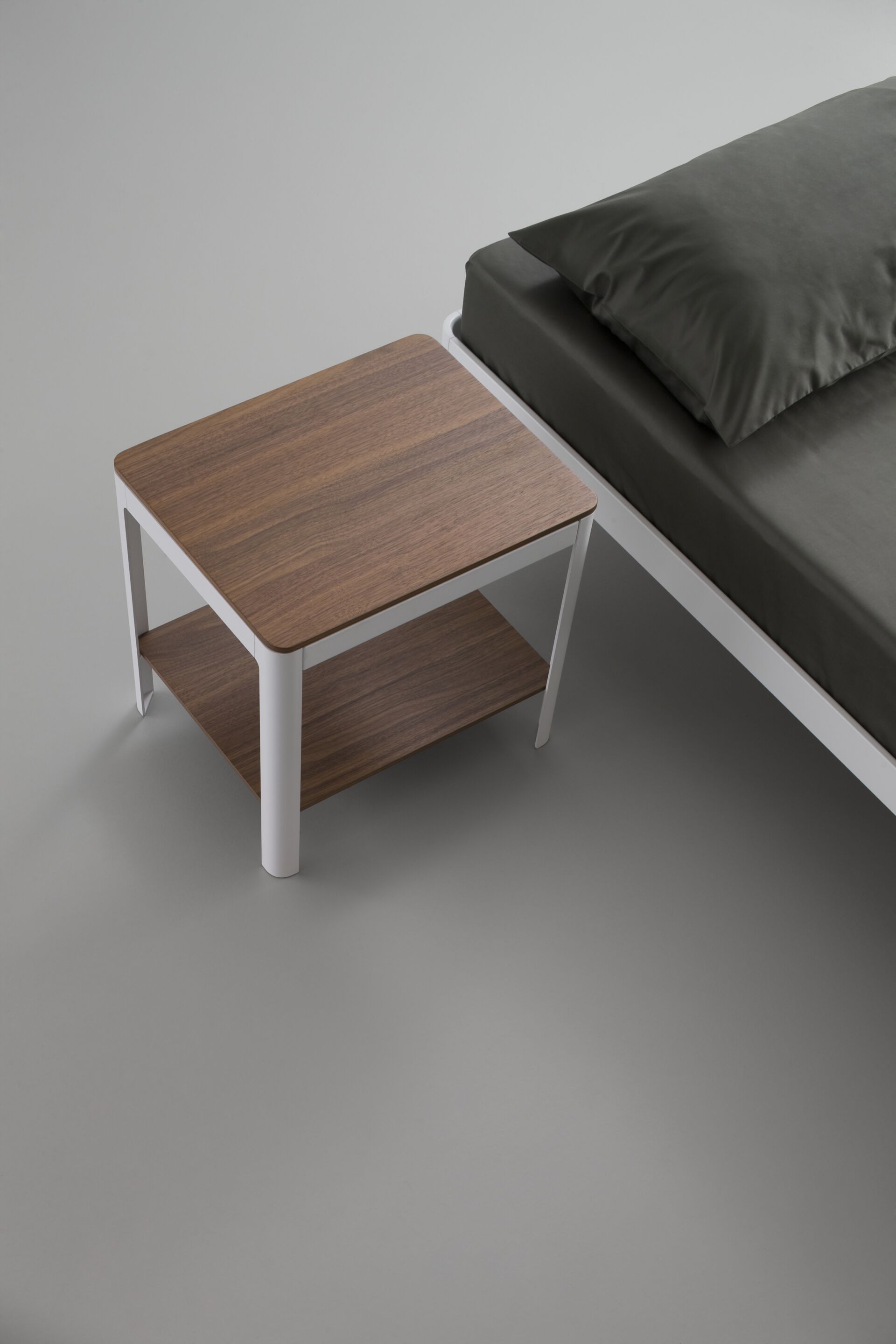 Металлическая прикроватная тумбочка с ящиком isOnAir Bertoncini ARCH-00117701 - Вид №1