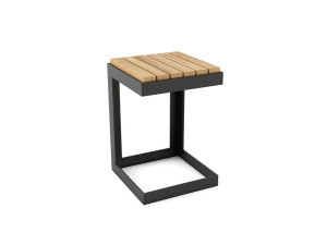 Квадратный стол из стали и дерева