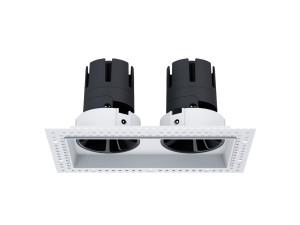 Несколько светодиодных утопленных прожекторов