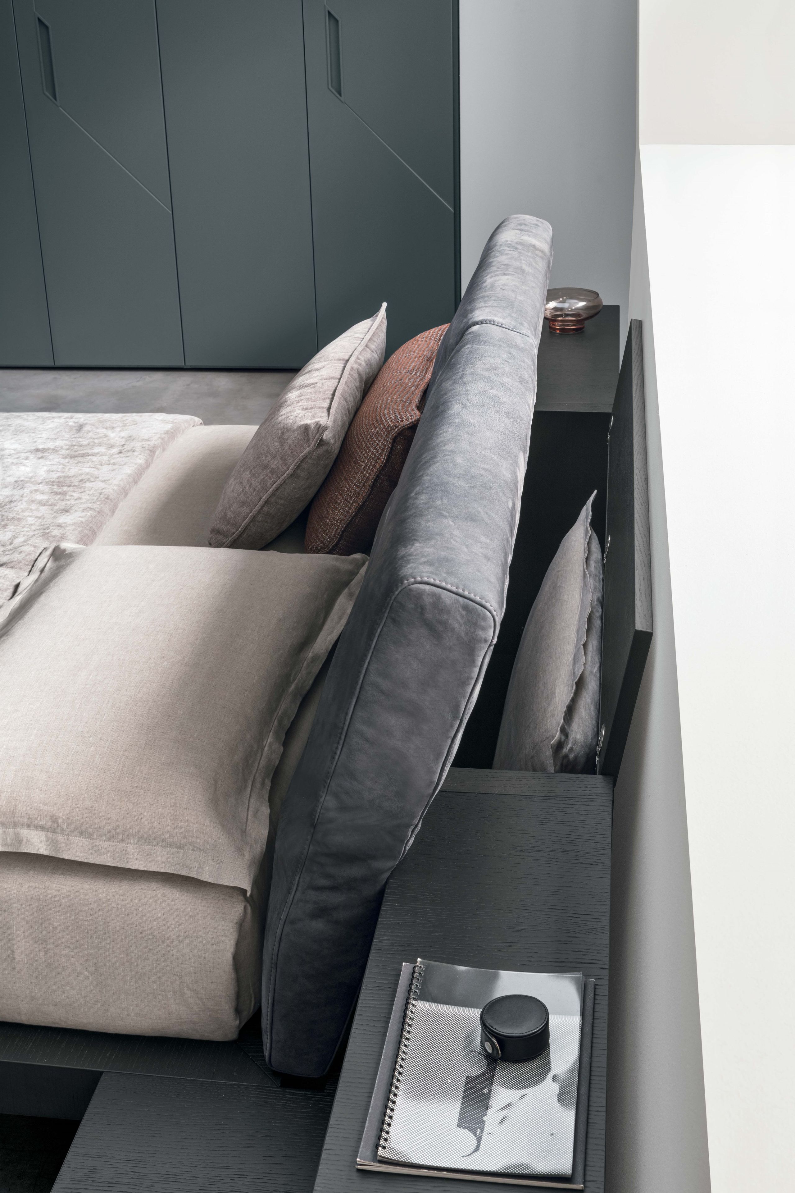 Дубовая кровать со встроенными тумбочками TOMASELLA Morfeo ARCH-00061212 - Вид №2