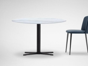 Круглый стол из шпона