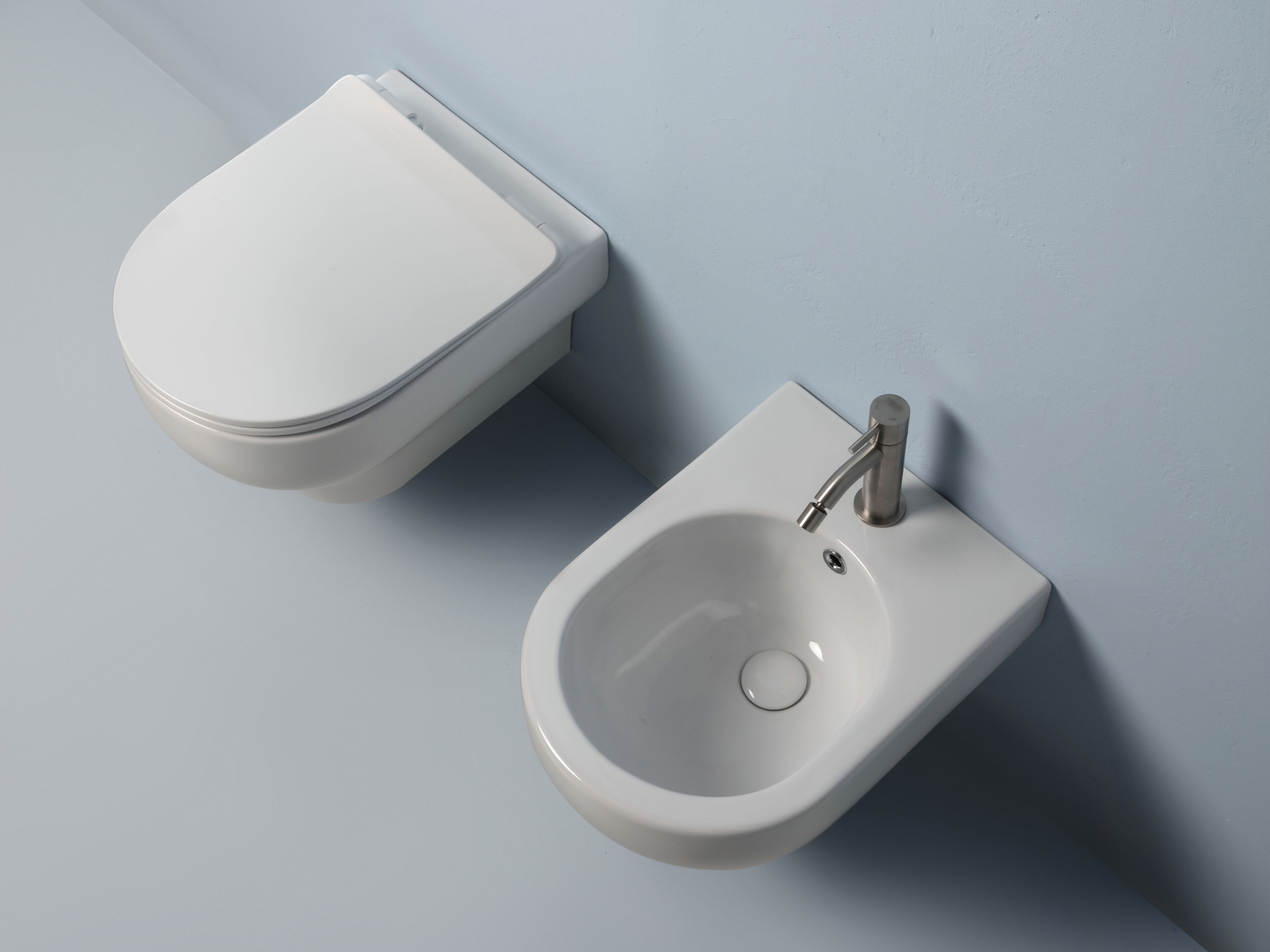 Туалет висит в витрине без бриды Olympia Ceramica CLEAR ARCH-00015512 - Вид №2