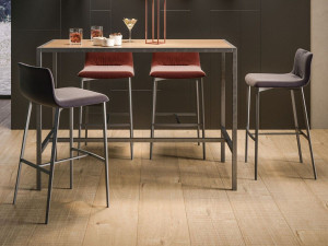 Мягкий стул со спинкой