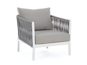 Веревочное и тканое садовое кресло с подлокотниками