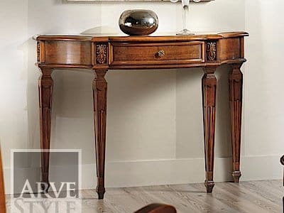 Консоль из массива дерева с ящиками