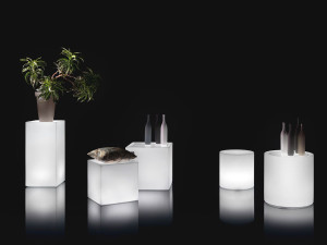 Светящийся постамент из полиэтилена