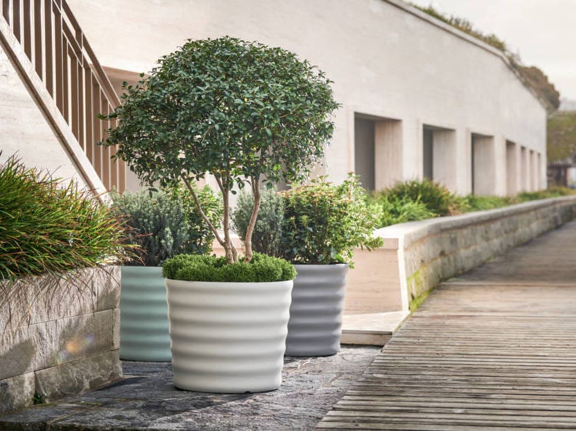 Бетонный низкий садовый горшок SWISSPEARL Softline ARCH-00077416