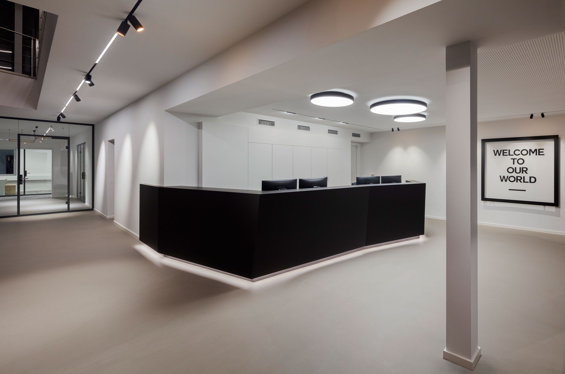 Светодиодный потолочный светильник с регулируемой яркостью Deltalight Supernova ARCH-00024908