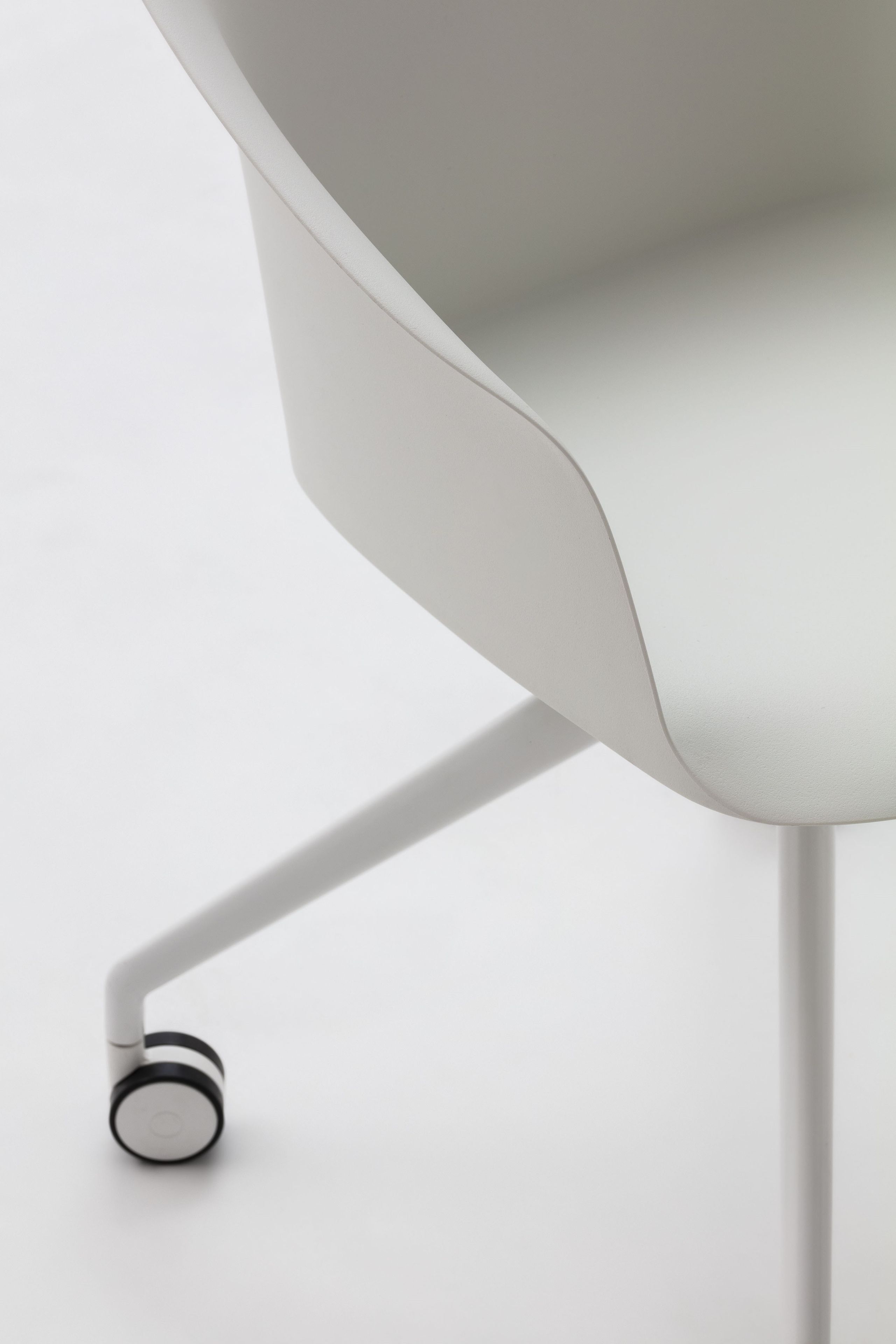 Вращающееся офисное кресло из полипропилена с колесами Crassevig Finna ARCH-00075747 - Вид №3