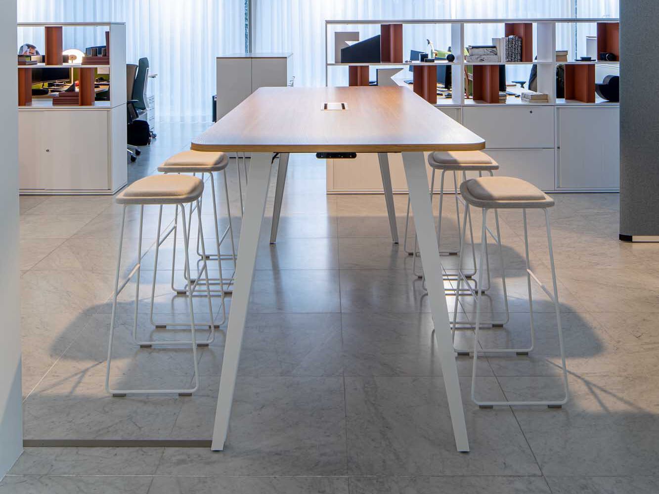 Высокий ламинированный стол для совещаний с системой кабельной втулки Haworth ANYWAY CONNECT ARCH-00119833