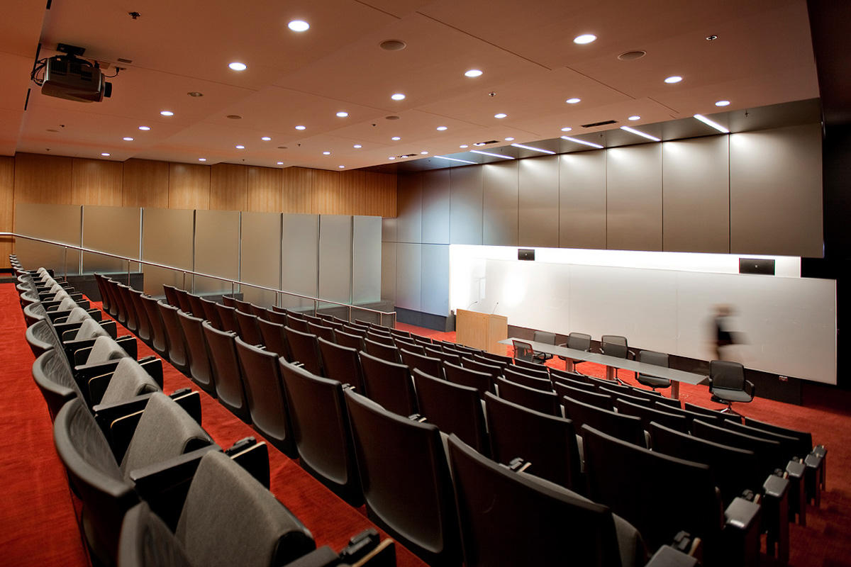 FSRT673 Система облицовки стен Levele с захватными панелями; вставки из склеенной бронзы с натуральной патиной и узором калахари в princeton medical arts pavilion, plainsboro, new jersey Forms-surfaces  - Вид №24