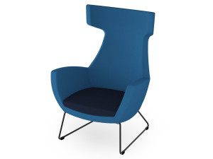 Тканевое кресло с подголовником