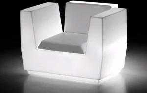 Plust Светящееся кресло из полиэтилена с подлокотниками Big cut