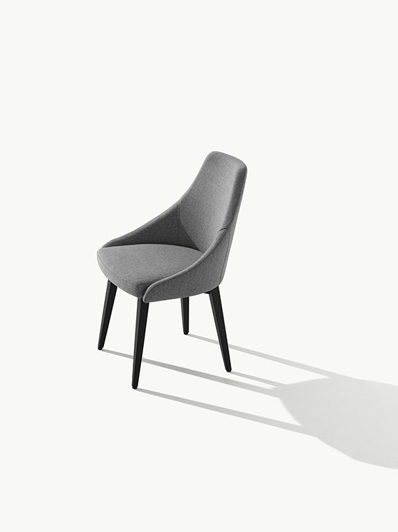 Kontea 590 Кресло с каркасом из древесины бука, 4 ножки. Сиденье и спинка мягкие. Et al. Kontea