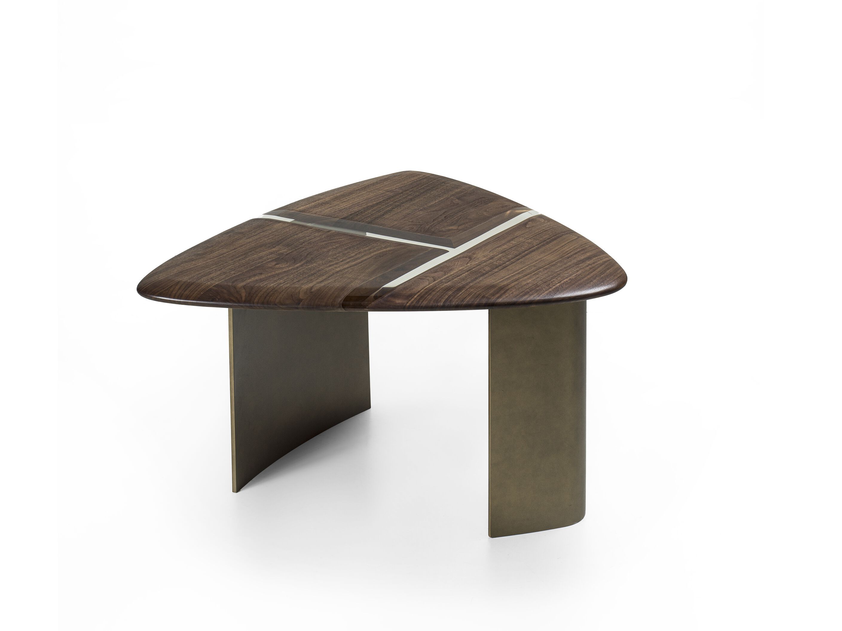 Треугольный журнальный столик с верхом из смолы и дерева Riva 1920 Kauri ARCH-00131007