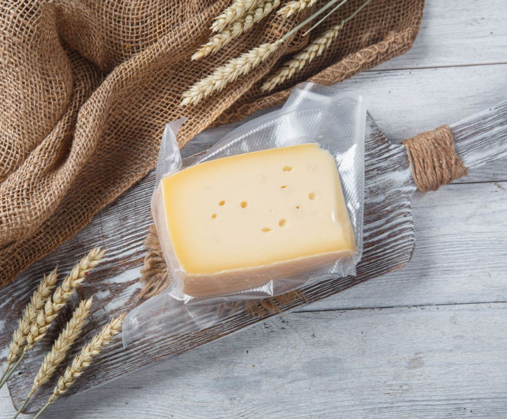 2858 Сыр "Красногорский" Вкусляндия  - Вид №1